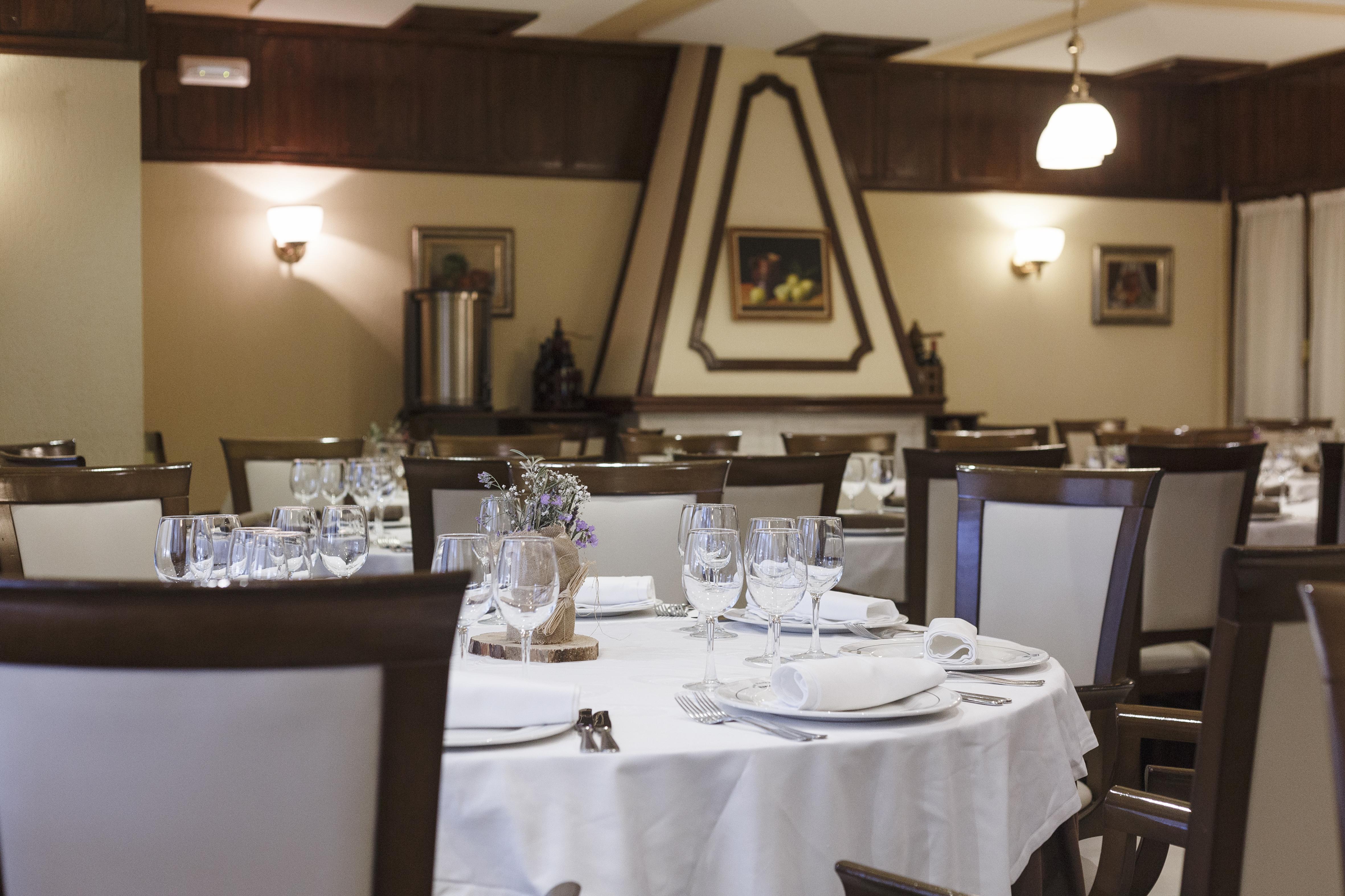 Hotel Restaurante Emilio Hellín Exterior foto
