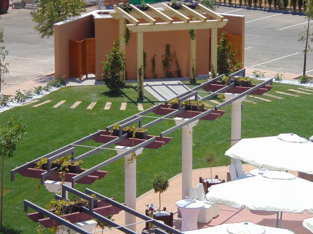Hotel Restaurante Emilio Hellín Exterior foto