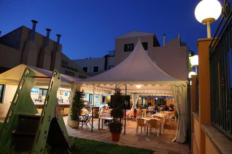 Hotel Restaurante Emilio Hellín Exterior foto